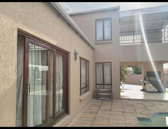 3 BEDROOM HOUSE FOR SALE IN BRYANSTON